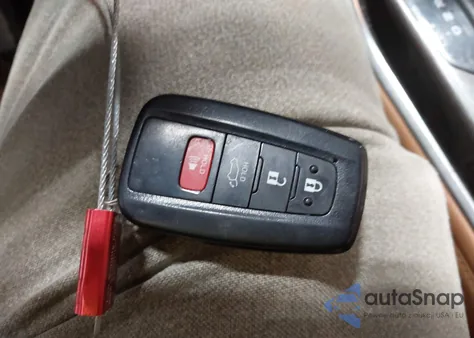 2021 Toyota Highlander Hybrid Platinum z USA, uszkodzony, nr VIN 5TDEBRCH1MS051953